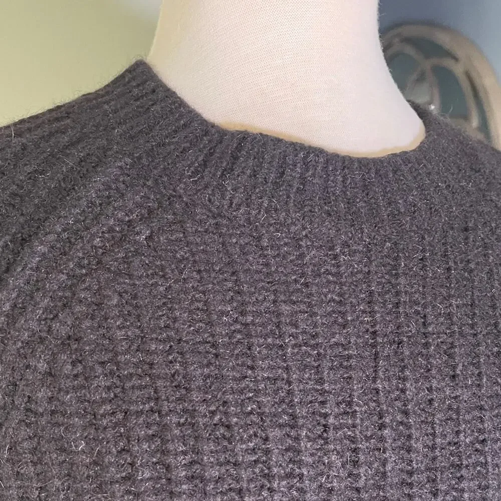 Everlane Women's Black Crew Neck Sweater